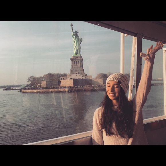 Meet your Posher, Temple - Picture 1 of 1